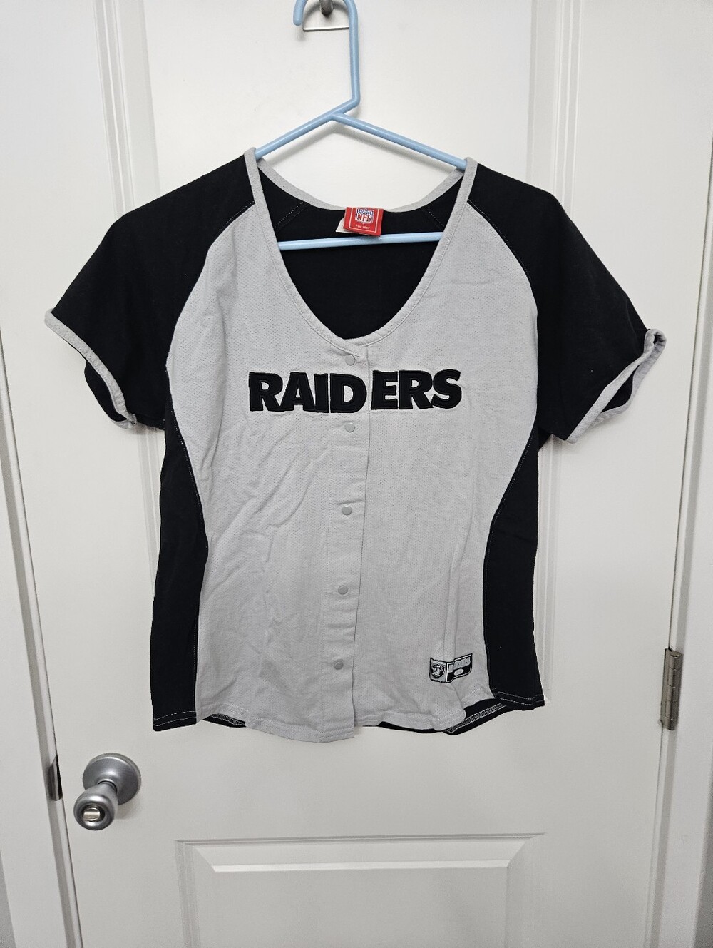 Raiders NFL women's Large Shirt
